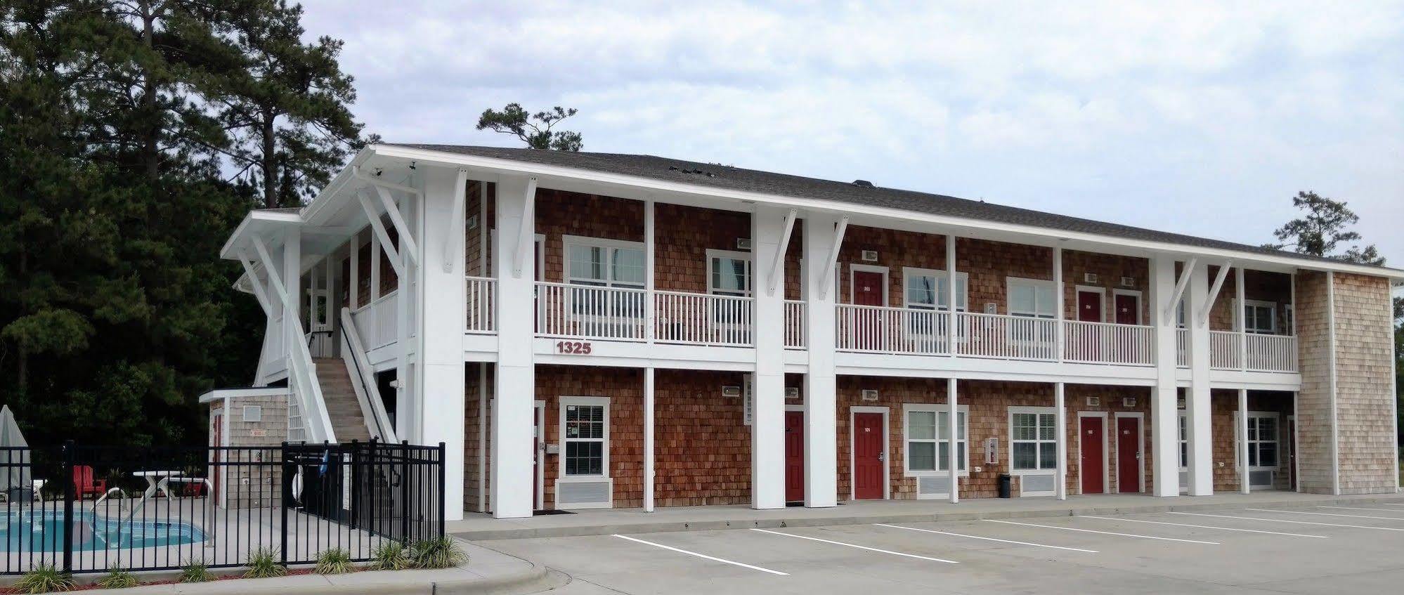 Topsail Shores Inn Sneads Ferry Exterior photo